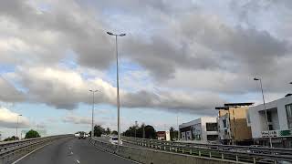 Download lagu story wa nyetir mobil di siang hari pakai Mitsubishi Pajero. siang hari yang cerah. mp3