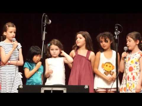 Un petit poisson un petit oiseau choeur des enfants Musiterriens