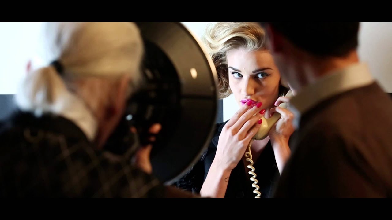 Harper's Bazaar - Carine's Edit