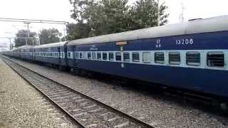 preview picture of video '14646 JAT-NDLS Shalimar Express Depart From DBD'