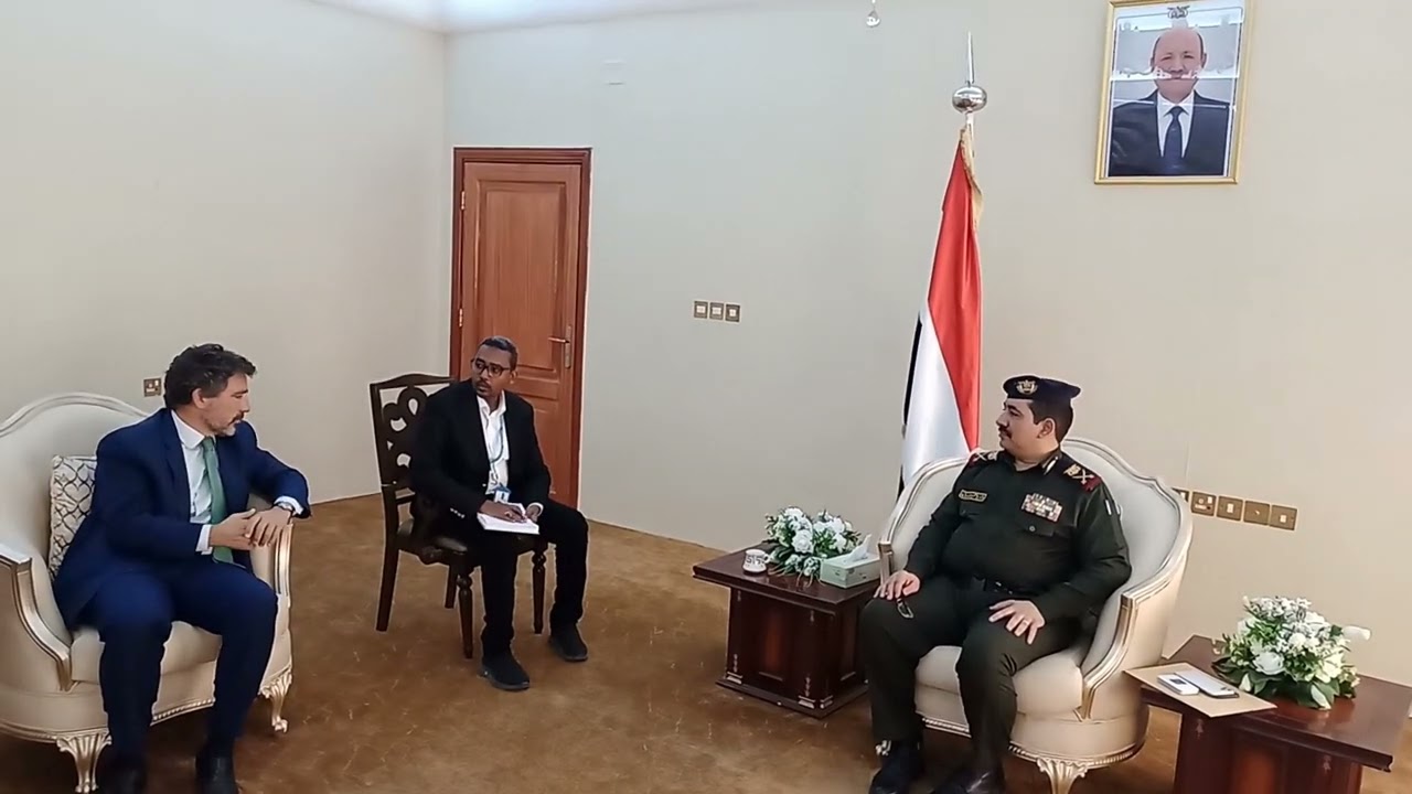 وزير الداخلية يبحث مع منسق الشؤون الإنسانية للأمم المتحدة تعزيز التعاون المشترك