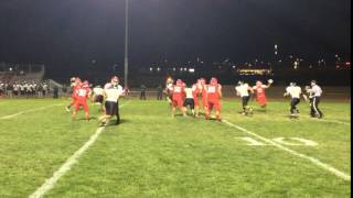 QB finds wide receiver in a pocket