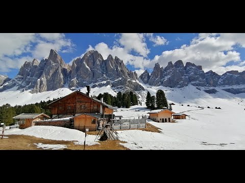 Rifugio delle Odle da Malga Zannes - Val di Funes - Aprile 2022