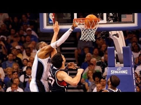 "DUNKING ON ZAZA PACHULIA" Moments