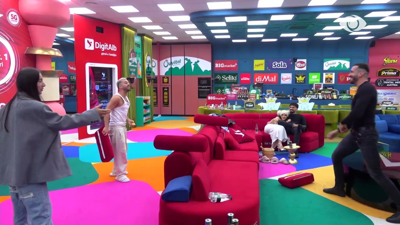 Vijon loja e tenisit të improvizuar/ Gjesti merr pikë ndaj Jozit, brohorima në shtëpi