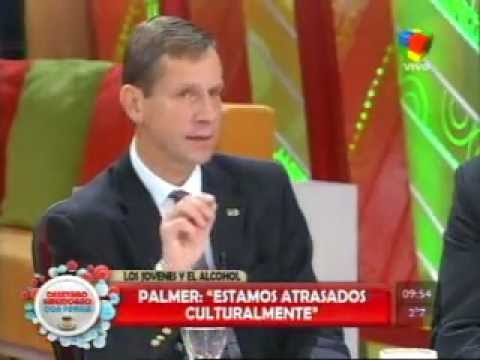 Dr.  Andersson en DesayunoAmericano con Pamela David hablando del Alcoholismo 06-06-2012, 1de2