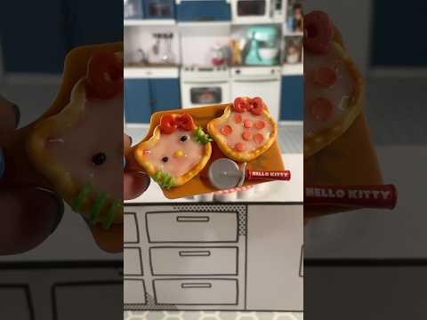 MiniVerse Hello Kitty Pizza! 🍕♥️ #miniverse #HelloKitty #miniatures