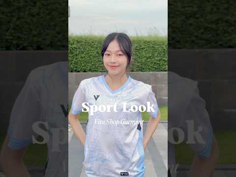  สดใสสปอร์ตลุค เสื้อกีฬาสไตล์มินิมอล ดีไซน์คอวีไขว้ โทนฟ้าหินอ่อน☁️