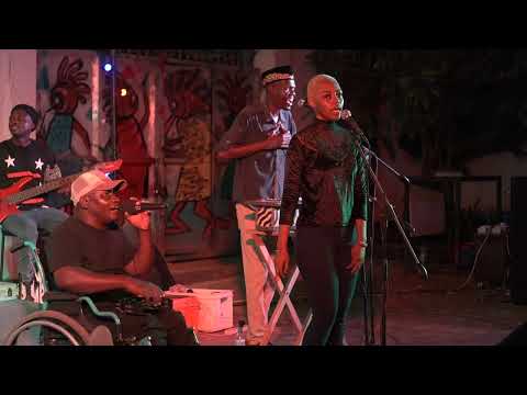 SIWEMA -MARIJANI RAJABU  (LIVE COVER BY TAYNA )