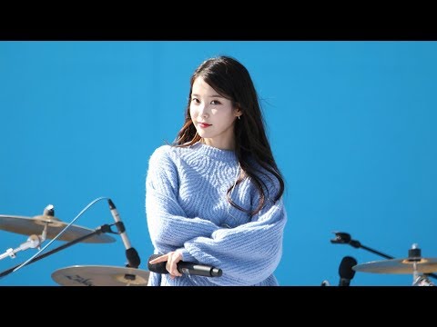 180930 아이유(IU) - 좋은 날 (Good Day) [삼성카드홀가분마켓] 4K 직캠 by 비몽