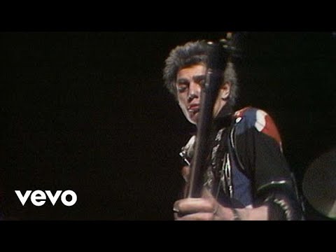 The Clash - White Riot (Live)