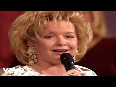 Bill & Gloria Gaither - I Go to the Rock [Live] ft. Larnelle Harris, Sheri Easter, Melody Tunney