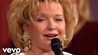Larnelle Harris, Sheri Easter, Melody Tunney - I Go to the Rock [Live]