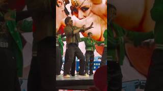 Download lagu Shahrukh Khan Chammak Challo mp3