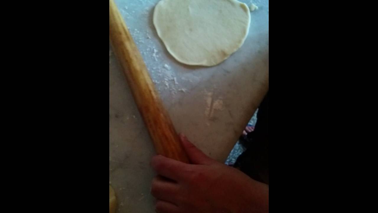 Pain farcie au fromage sous forme de fleur