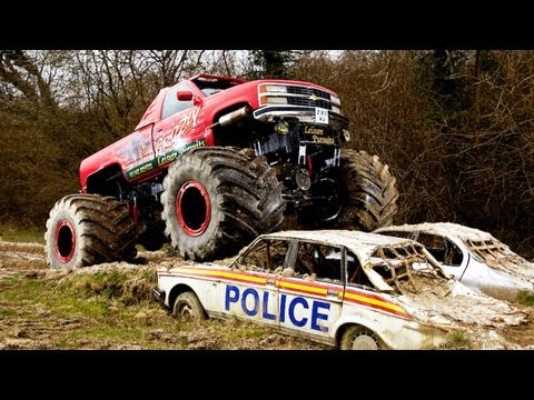 Monster Truck Challenge: Link Up TV vs Car Throttle