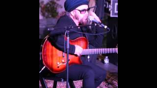 Carlos Varela  -  hombre de silicona