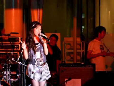 110528 Nut Chocolate Series - รักคือ (at K-Village)