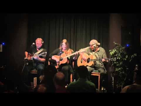Tell Me Robert - Mary McGuire Live at the Lone Oak Vineyard