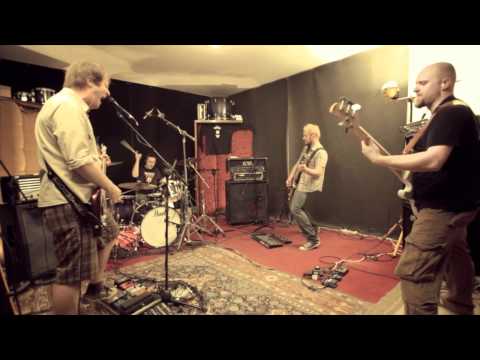 Abroad Experiments - Creepy live@Groove Mansion studio 2011 HD