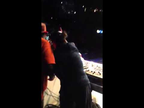 Bob Sinclar plays " man dela peace "