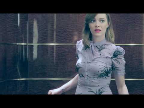 SNL Host Emma Stone Has Elevator Trouble