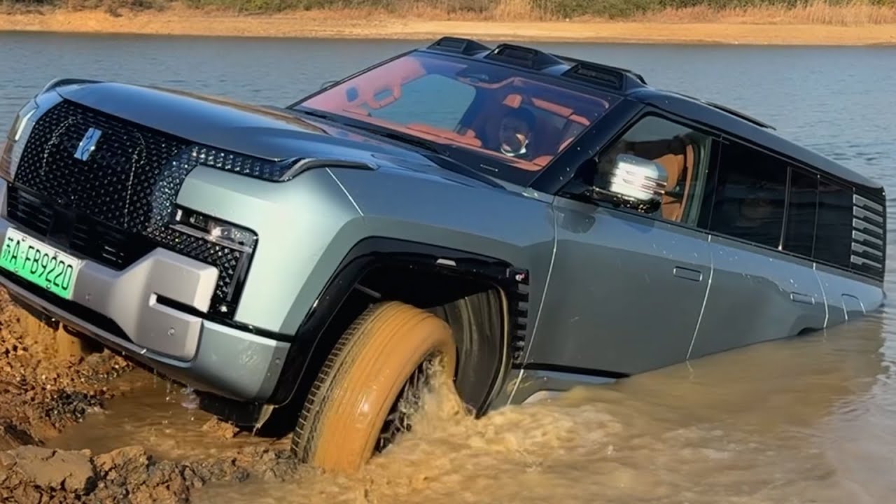 BYD YangWang U8 : le tout-terrain électrique qui flotte sur l'eau