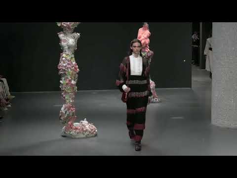 Tory Burch New York Woman FW20-21