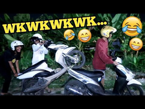 ketawa-aja-jangan-ditahan-sketsa-malam-penuh-lawak-sempel-1