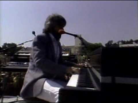 Doobie Brothers (Takin in To The Street ,Jesus is Just Alright) Live In Sta.Barbara 1982