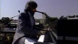 Doobie Brothers (Takin in To The Street ,Jesus is Just Alright) Live In Sta.Barbara 1982