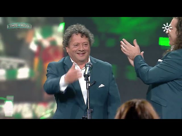 Vídeo relacionado con Bañador Real Betis Balompié Adulto Verde y Blanco con Bolsillos Producto Oficial (L)