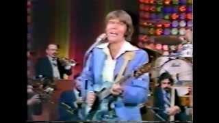 Glen Campbell Sings &quot;Smoke From a Distant Fire&quot;/Roy Clark