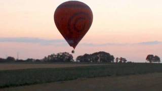 preview picture of video 'PH-GRW Landing grootste heteluchtballon van Nederland'