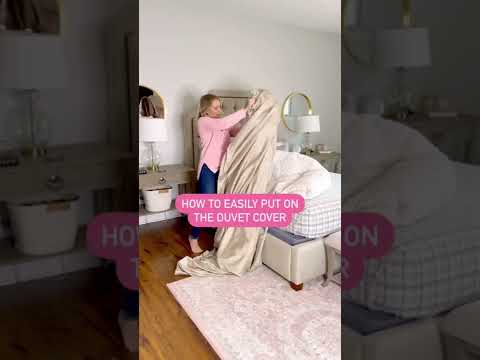 How to Easily Put a Duvet Cover on a Duvet #shorts #homehacks