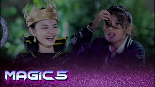 Download lagu Gawat!! Ratu Kegelapan Datang Menyerang Naura dan Rahsya | Magic 5 - Episode 22 mp3 Download lagu Gawat!! Ratu Kegelapan Datang Menyerang Naura dan Rahsya | Magic 5 - Episode 22 mp3
