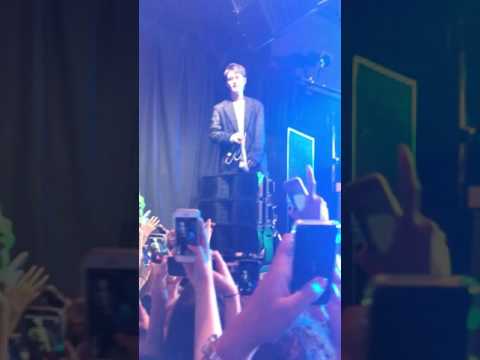 Dean LIVE in London- love [fancam/dean]