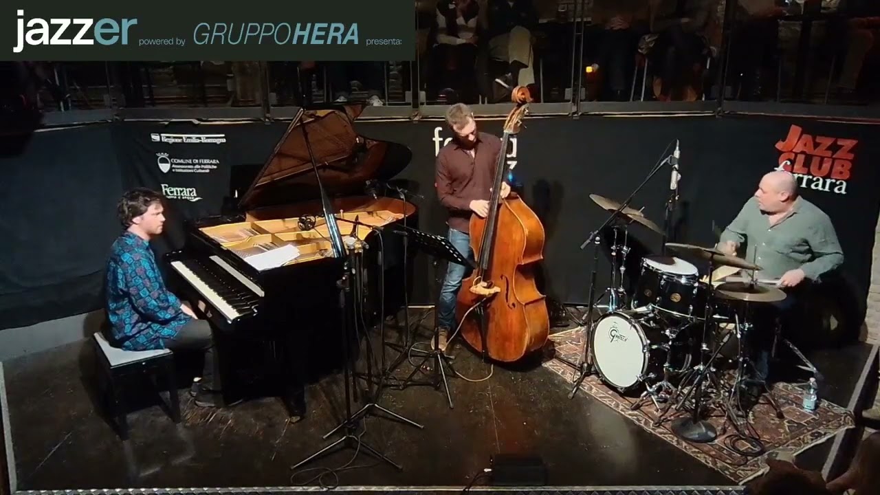 Jeff Ballard monster drum solo - one of the best jazz drummers on the planet!