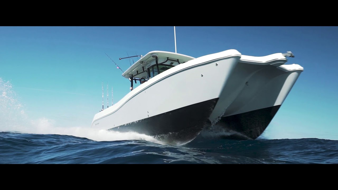World Cat 325CC - Promo Video