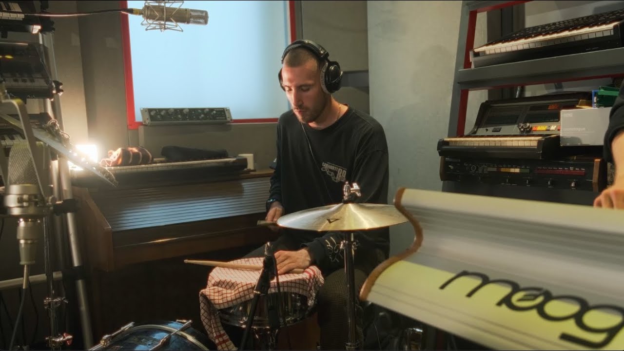 Creature. // At Vanguard Court (Live Session) - YouTube