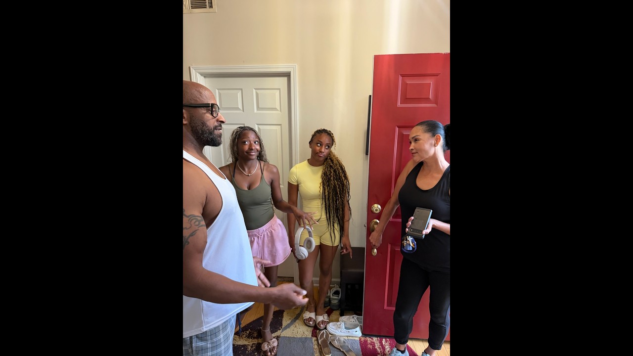 Lynette surprises Larry when she shows up to pick up Brooke