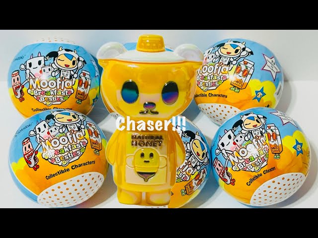 Vídeo relacionado con Tokidoki Moofia Breakfast Besties Collectable Charms, cápsula sorpresa con personajes temáticos de desayuno
