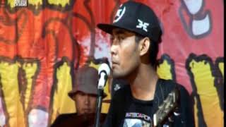 Download lagu banana king man - bukan puisi mp3 Download lagu banana king man - bukan puisi mp3