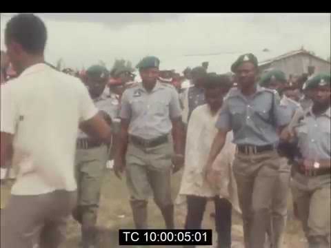 WATCH AS DR ISHOLA OYENUSI(NIGERIA'S NOTORIOUS ARMED ROBBER) SMILE EVEN AT HIS DEATH!!