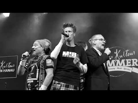 Die U-Bahn-Kontrollöre-in-tiefgefrorenen-Frauenkleidern  "Fantasy"