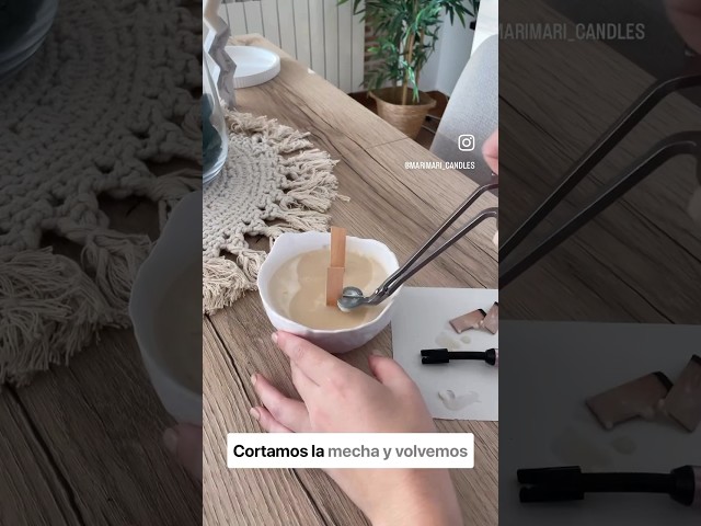 Vídeo relacionado con Magic Lights - Vela en tarro de 510 g de vainilla con cera vegetal mín. 75% - mecha de madera natural que crepita, fabricada en Italia