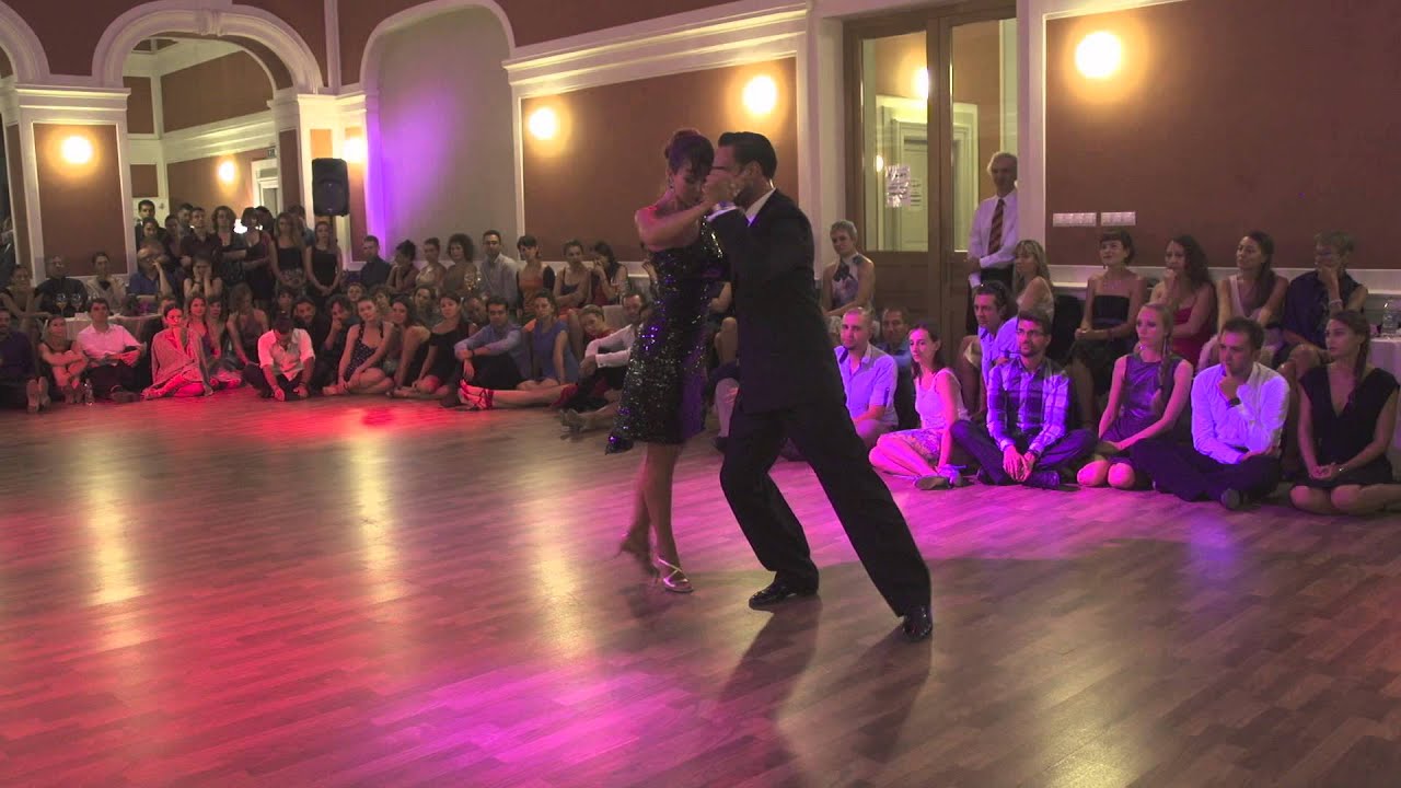 Video thumbnail for Fausto Carpino y Stephanie Fesneau - Tango Cazino 2015 - 5/5