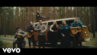 Musik-Video-Miniaturansicht zu Over the Hump Songtext von The Kelly Family
