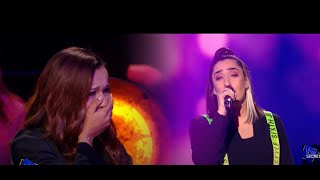 Chimène Badi émue aux larmes par le medley de ses tubes par ses amis - La boite à secrets