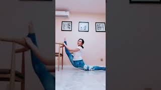Download lagu Awesome chinese contortionist / contortion mp3